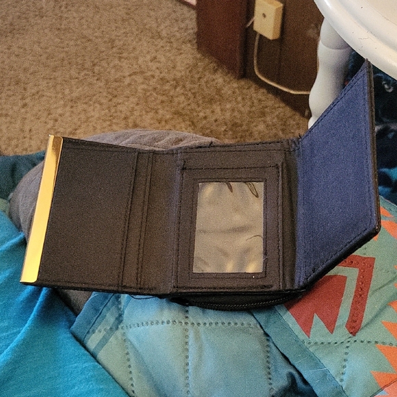 Black Woven Women's Wallet - Picture 2 of 4